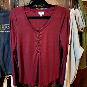 5/20 NEW OLD NAVY LONG SLEEVE TEE